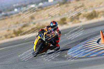 media/Jan-09-2022-SoCal Trackdays (Sun) [[2b1fec8404]]/Turn 11 (935am)/